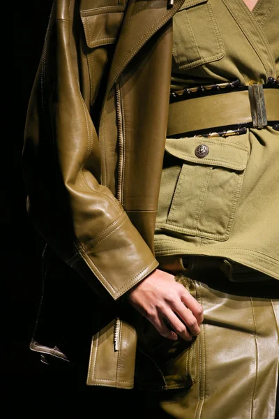 Look 72